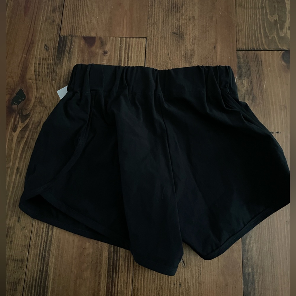HALARA SHORTS SIZE XSMALL PERFECT CONDITION NEW WITH TAGS
